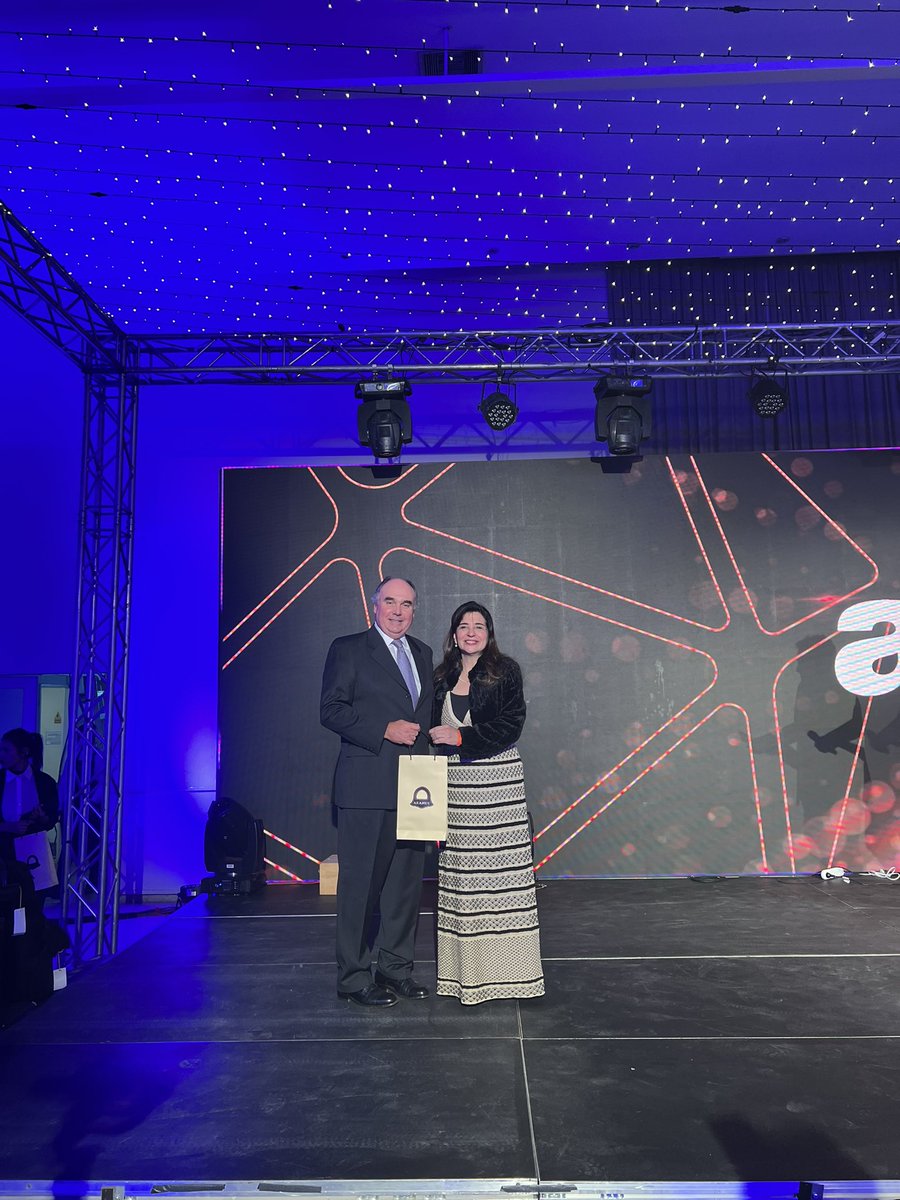 nsansolini's tweet photo. 40 Años de AOCA - Orgullosa de pertenecer a esta industria y compartir la misma pasión con amigos de la industria del Turismo de reuniones https://t.co/FtWPnq5sjF