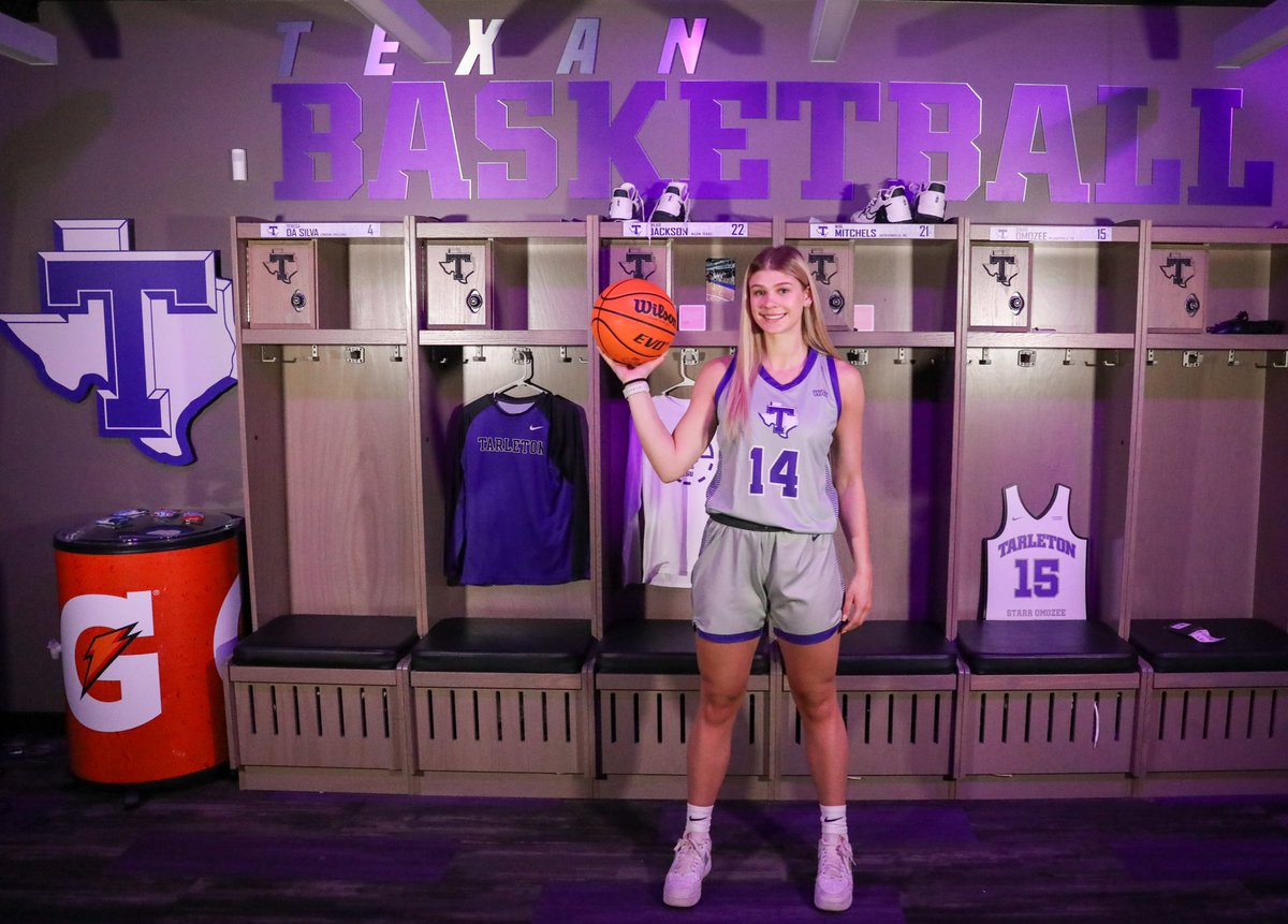 lexi_bull's tweet photo. Feels good to be back in purple😈#committed https://t.co/4XDVF7cGlr