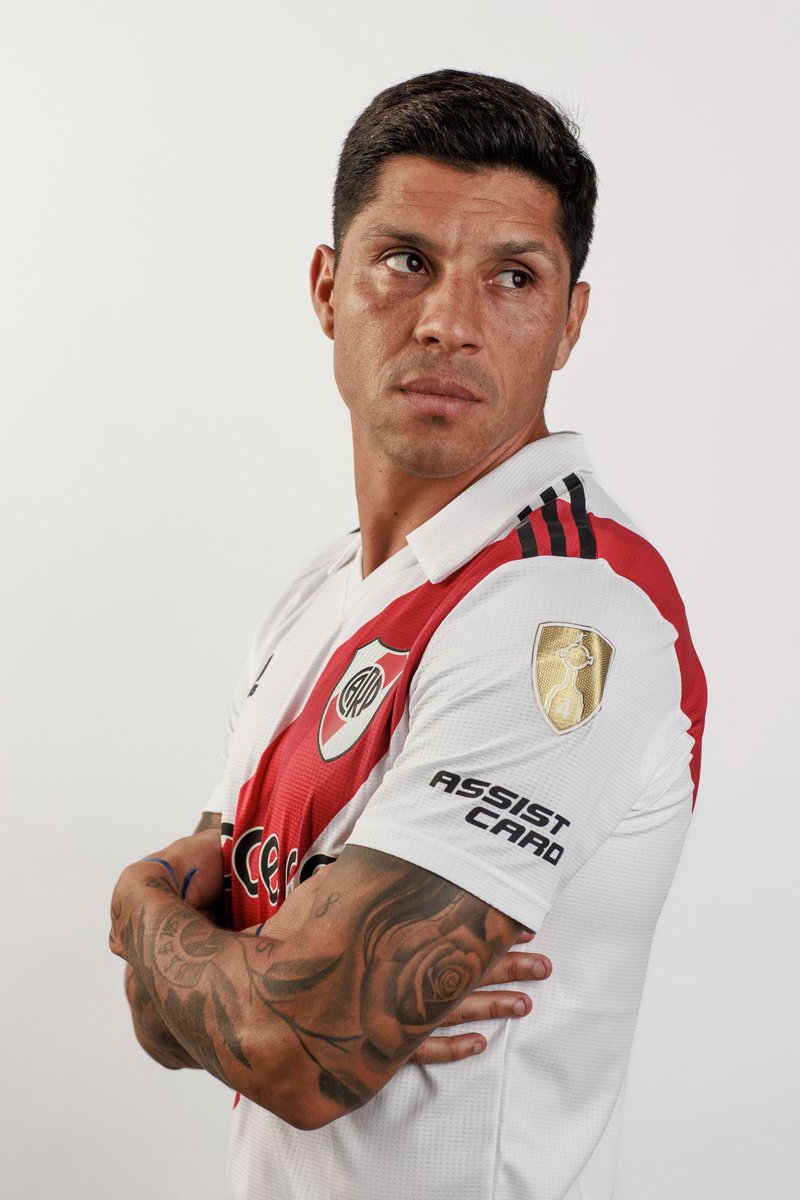 MedioRiver's tweet photo. Enzo Pérez, para todos los libros del fútbol argentino. El mejor 5 que vieron mis ojos con la camiseta de River. La pura verdad. Fútbol. https://t.co/Pagonje3Cb