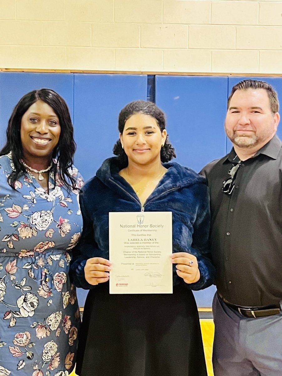 HaneyLahela's tweet photo. Got inducted tonight #NHS #StudentAthlete @ladydukescf @SBRRetweets @ExtraInningSB @CoastRecruits @D1Softball @IHartFastpitch @Coach_Alameda https://t.co/xA4XdVnS16