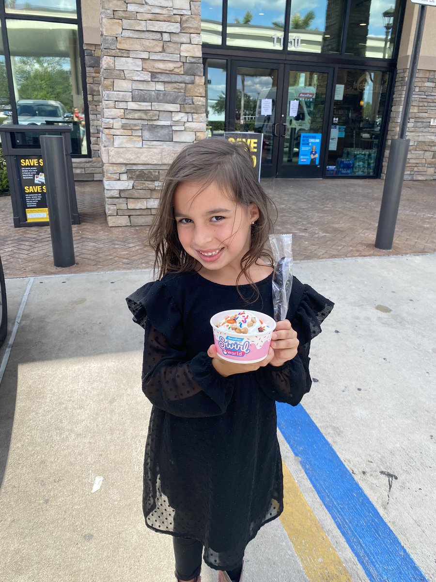LionPointAC's tweet photo. To celebrate Callee’s success in reading, we had a day full of fun! Pink drink @Starbucks, open gym at Tumbles, a highly requested first Happy Meal, and ice cream from @RaceTrac! Little did we know, Kona Ice came around our neighborhood, so we all shared one! https://t.co/bksNKPleIN