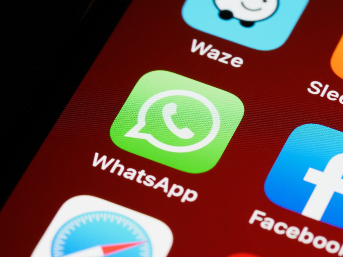 conciergemagmx's tweet photo. De acuerdo a la @SRE_mx, se podrán renovar y agendar citas para tramitar el pasaporte vía #WhatsApp. Basta con enviar un mensaje con el texto “Hola” al (+52) 5589324827 y el chatbot te guiará en el trámite que durará menos de 3 min.
#ConciergeMagazine #pasaporte #ConciergeNews https://t.co/84LEYRmKTh