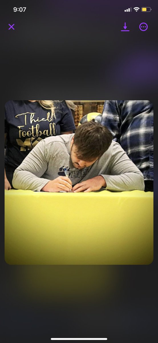 MichaelHoopsic3's tweet photo. God blessed me with the gift to play  football and I’ll never ever give up. Don’t ever give up on your dreams and remember to always stay positive and make someone’s day. I love everyone who supports me. #44 https://t.co/CxNQS5moEJ