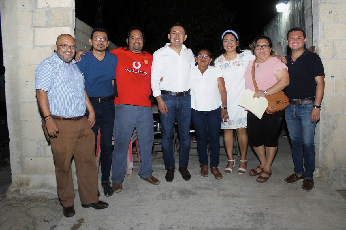 ArturoLeonMx's tweet photo. Muy contento de acompañar en la toma de protesta del Subcomite San José Vergel😃, donde se comprometieron para trabajar🫱🏻‍🫲🏼por la Mérida que tod@s nos merecemos🤩.

¡Muchas felicidades, se que harán un excelente trabajo🙌🏼! https://t.co/HlbAoLugLA