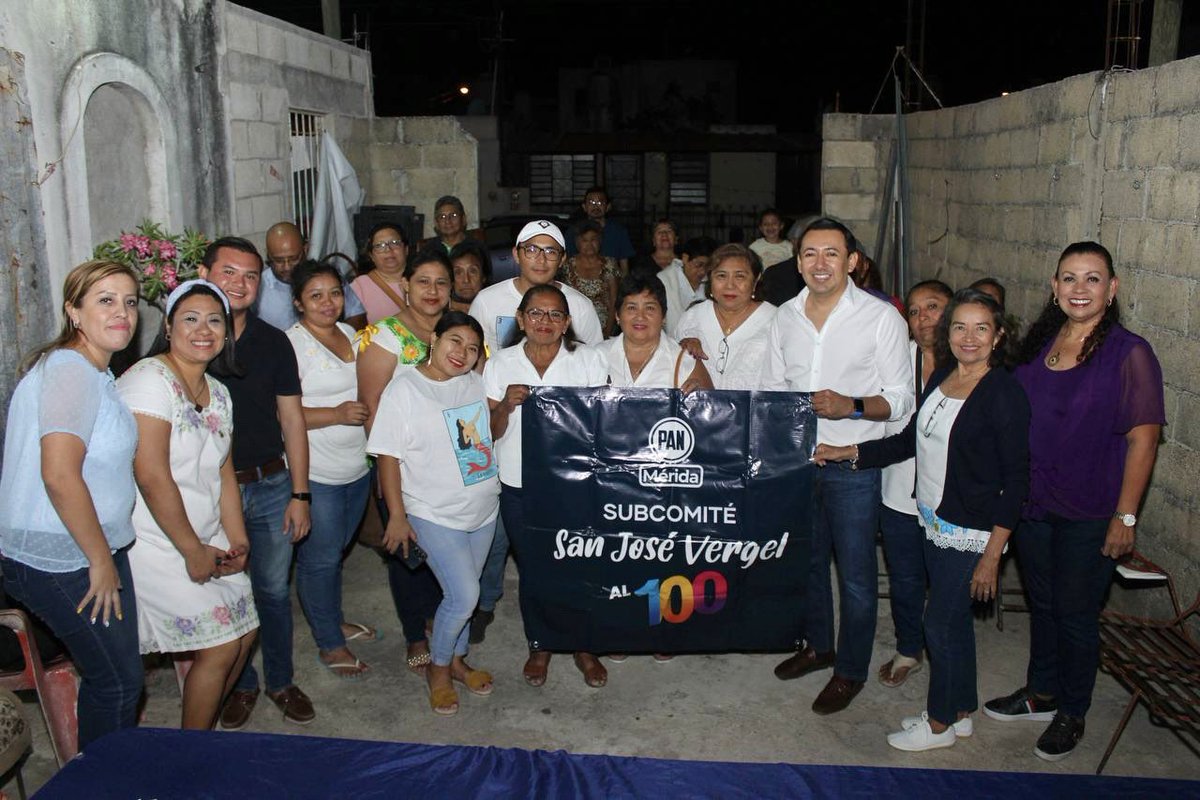 ArturoLeonMx's tweet photo. Muy contento de acompañar en la toma de protesta del Subcomite San José Vergel😃, donde se comprometieron para trabajar🫱🏻‍🫲🏼por la Mérida que tod@s nos merecemos🤩.

¡Muchas felicidades, se que harán un excelente trabajo🙌🏼! https://t.co/HlbAoLugLA