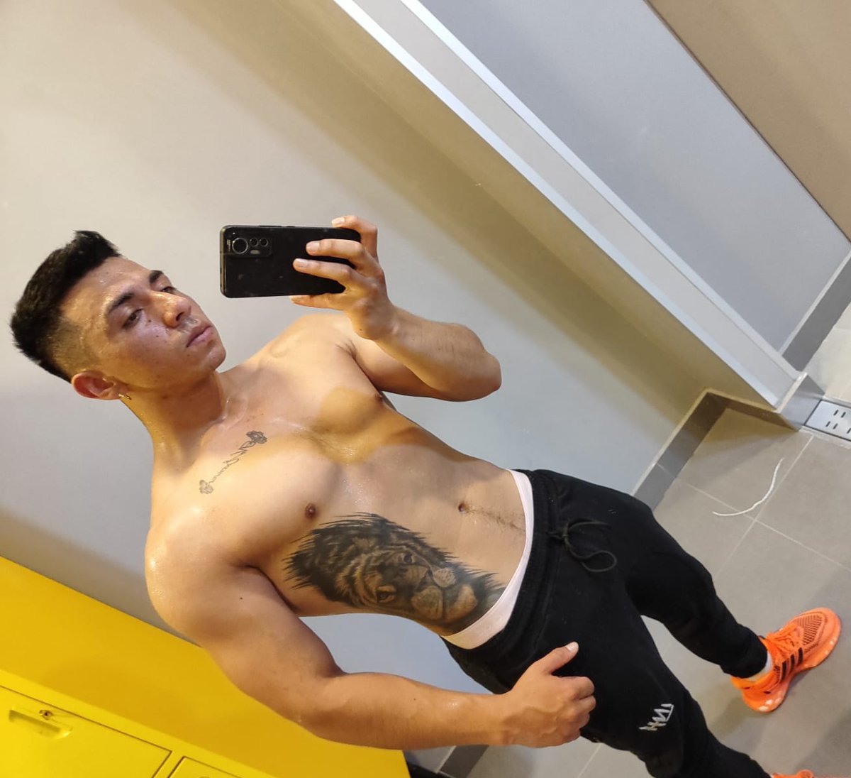 RandyHopper_'s tweet photo. A pocos días 😈❤️‍🔥🥵
Que planes para los próximos días! 🤤
#singledotado #hotwife #Bogota https://t.co/RX7DhrJGll