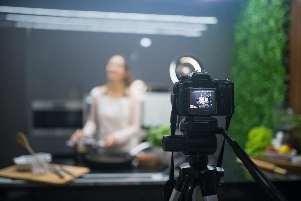 virtuallyjanet's tweet image. 1 year ago, my favorite social media platform was Instagram but now it&apos;s probably Tiktok because my favorite thing is cooking videos, and they have no shortage of those. 😅  Yours?