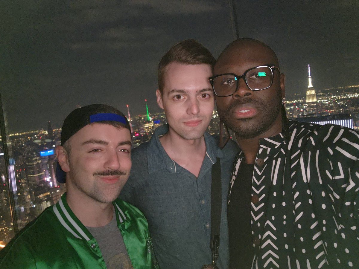 thatonequeen's tweet photo. Last selfie/ on repeat https://t.co/xT0J3SMU0P