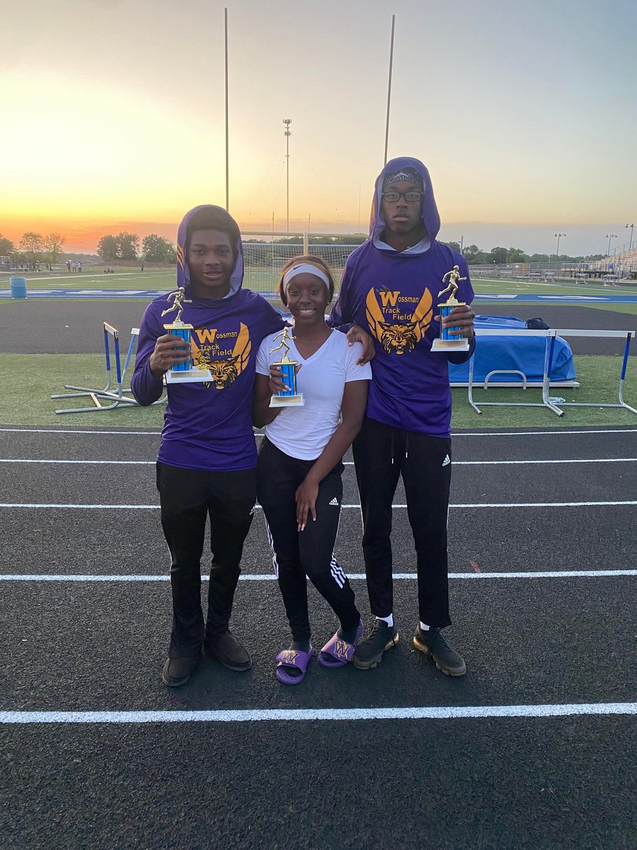 CoachButler_MDC's tweet photo. Special shout out to these Outstanding athletes: Johnny Woods-District MVP, Kamila Minnieweather-Most Outstanding Female, Jaylon Donson-Most Outstanding Male.
#DistrictChamps #RaceToState https://t.co/OK3bDSXsTW