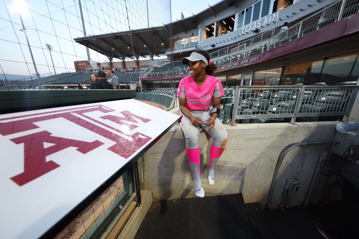 AggieSoftball's tweet photo. Have a night 👏

4-for-4, 1 2B, 1 RBI, 2 R, 1 SB

@KokoWooley | #GigEm https://t.co/qBjcGeHeOk