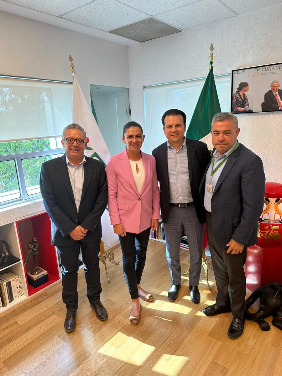 EVillegasV's tweet photo. Por nuestro #Durango, estamos tocando todas las puertas necesarias. 

Hoy nos reunimos con @AnaGGuevara  quien está al frente de @CONADE, discutimos proyectos de infraestructura deportiva y desarrollo de talentos en nuestro estado. 

¡Vienen buenas cosas para deportistas en DGO! https://t.co/EsmZzkcdWS
