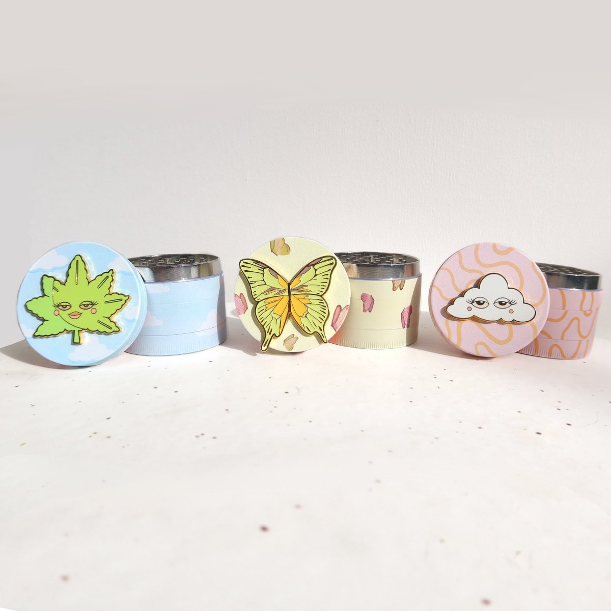sincerelyart's tweet photo. we wanted new cute assssss grinders for 420 right?! check 🤞🏼 https://t.co/QzPnrUSs6l