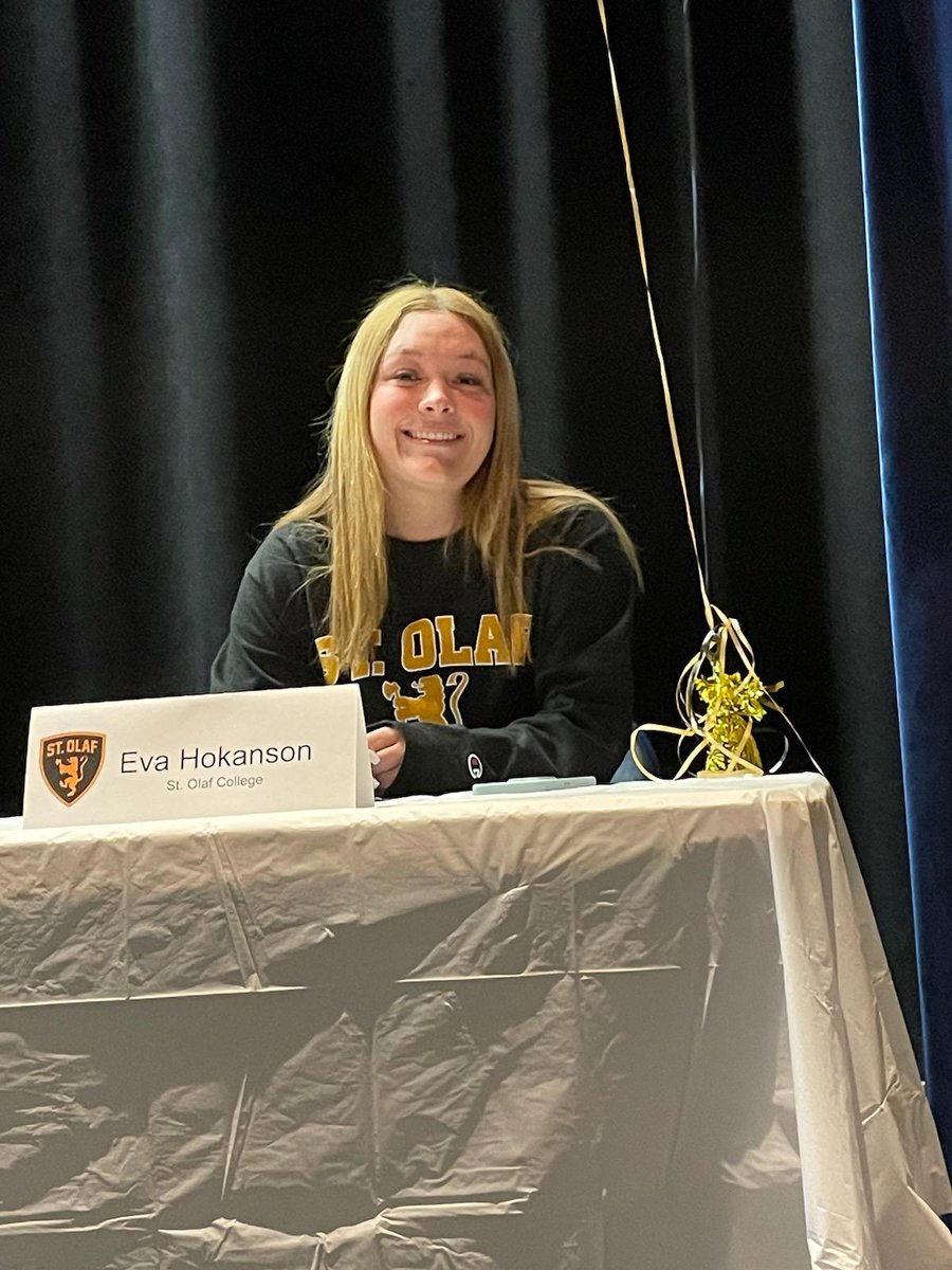 LTfastpitch's tweet photo. Congrats to all the athletes who signed LOIs today! Special congrats to @evahokanson2 on signing with @StOlafAthletics! We're so proud of you and excited for your next journey 🥎💪 #LTSoftball https://t.co/Ffnyw0FF6B