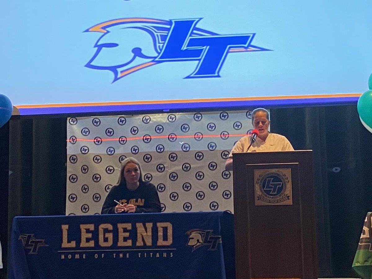 LTfastpitch's tweet photo. Congrats to all the athletes who signed LOIs today! Special congrats to @evahokanson2 on signing with @StOlafAthletics! We're so proud of you and excited for your next journey 🥎💪 #LTSoftball https://t.co/Ffnyw0FF6B