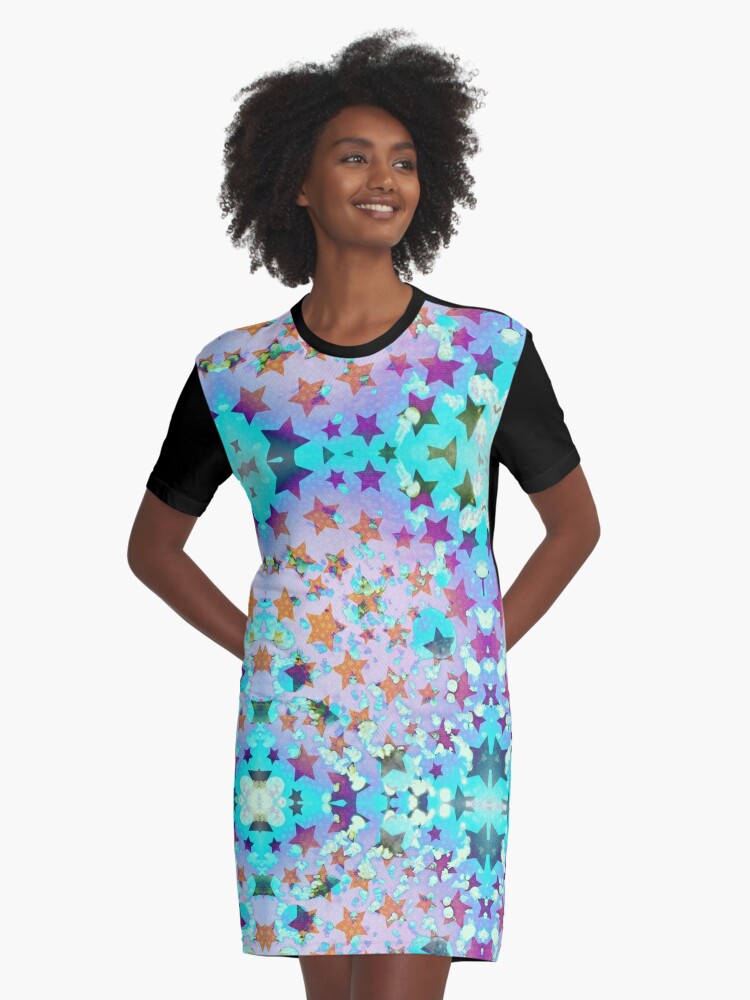 The graphic t-shirt dress in my Jellyfish design got me so jelly!! Looks so cute : ) #redbubble #artist redbubble.com/i/dress/Drops-…