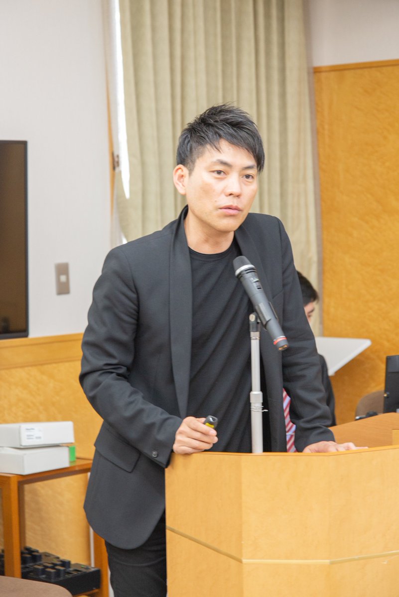 miraisumai_2025's tweet photo. 【 #ミラスマ 審査委員紹介⑥ 】
#重松象平 @sho_shigematsu
建築家。#OMA パート��ー、#OMANY 代表。#九州大学 #BeCAT センター長。代表作は「コーネル大学建築芸術学部新校舎」、「虎ノ門ヒルズステーションタワー」(2023年竣工予定)など。
#公募 #住生活 #大阪関西万博 #大阪ヘルスケアパビリオン https://t.co/5G12Q1CjBu