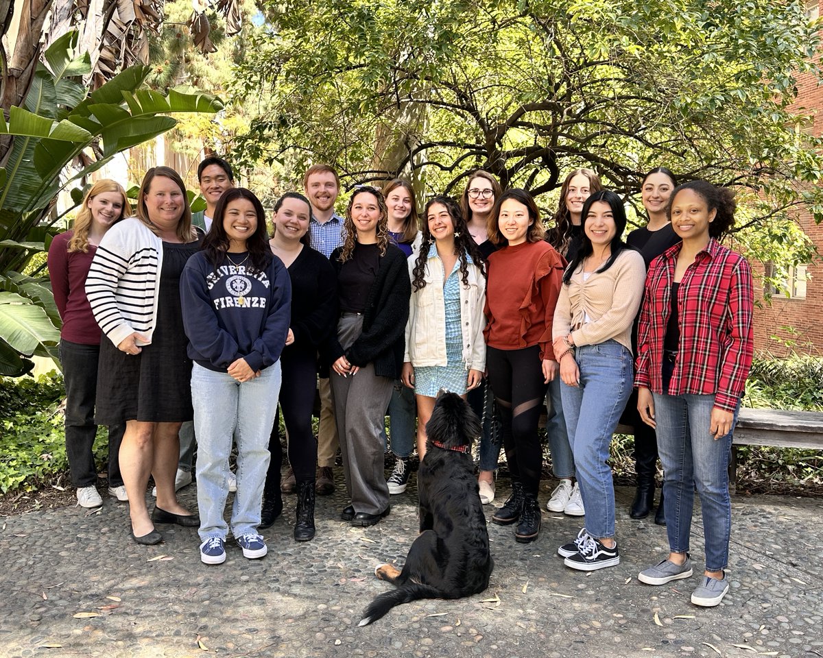 It took until April but we finally got everyone rounded up for the 2022-23 CCNL lab photo! So grateful to work with such wonderful students and trainees! @UCLA Psychology!