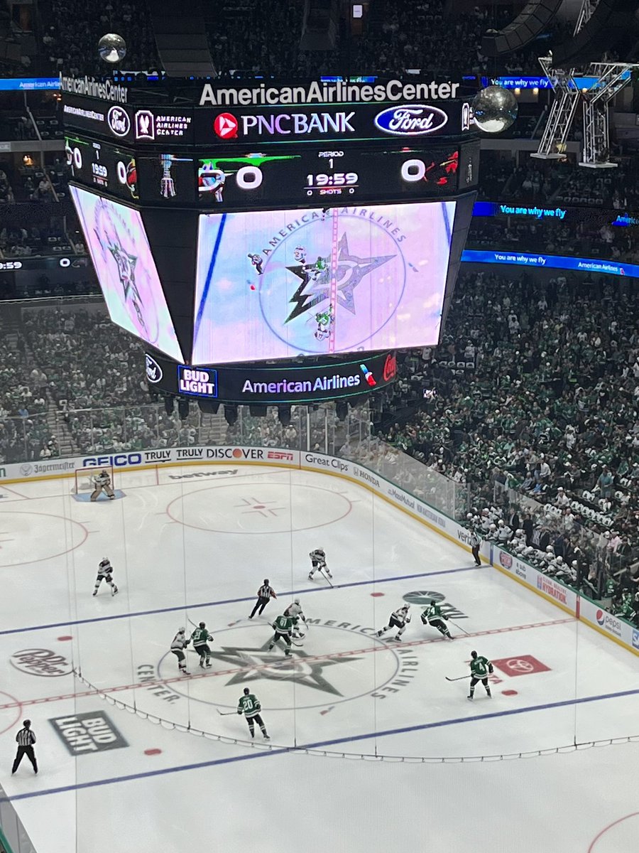 Ok boys, let’s do this! In regulation, preferably 😬💚⭐️ #GoStars