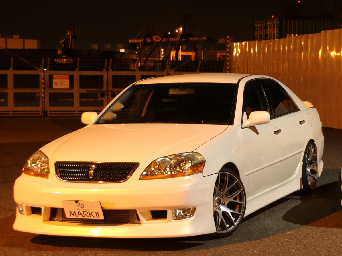 OUCracing's tweet photo. 【部員紹介】
(新2年生)主将 Cくん！

｢Ⅱ GOING NEW｣でお馴染み
“JZX110 MARK II Grande IR-V”

JZ系の知識で彼の右に出るものはいない!
JZならおまかせを!?🤣

 #部員紹介
 #部員募集中
 #自動車部 
 #JZX110
 #車好きと繋がりたい
 #春から大商大
 #大阪商業大学 https://t.co/ZKJyzAbqO0