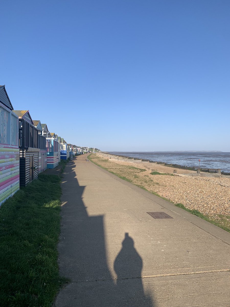 dleigh_david's tweet photo. A quiet and peaceful early morning ride along the beautiful Kent coast this morning #cyclekent #whitstablelive #cyclewhitstable #kentcoast https://t.co/EC62k9CPYf