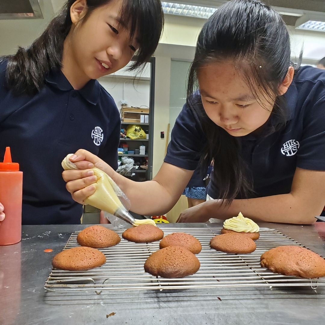 Hong Kong International School tweet media