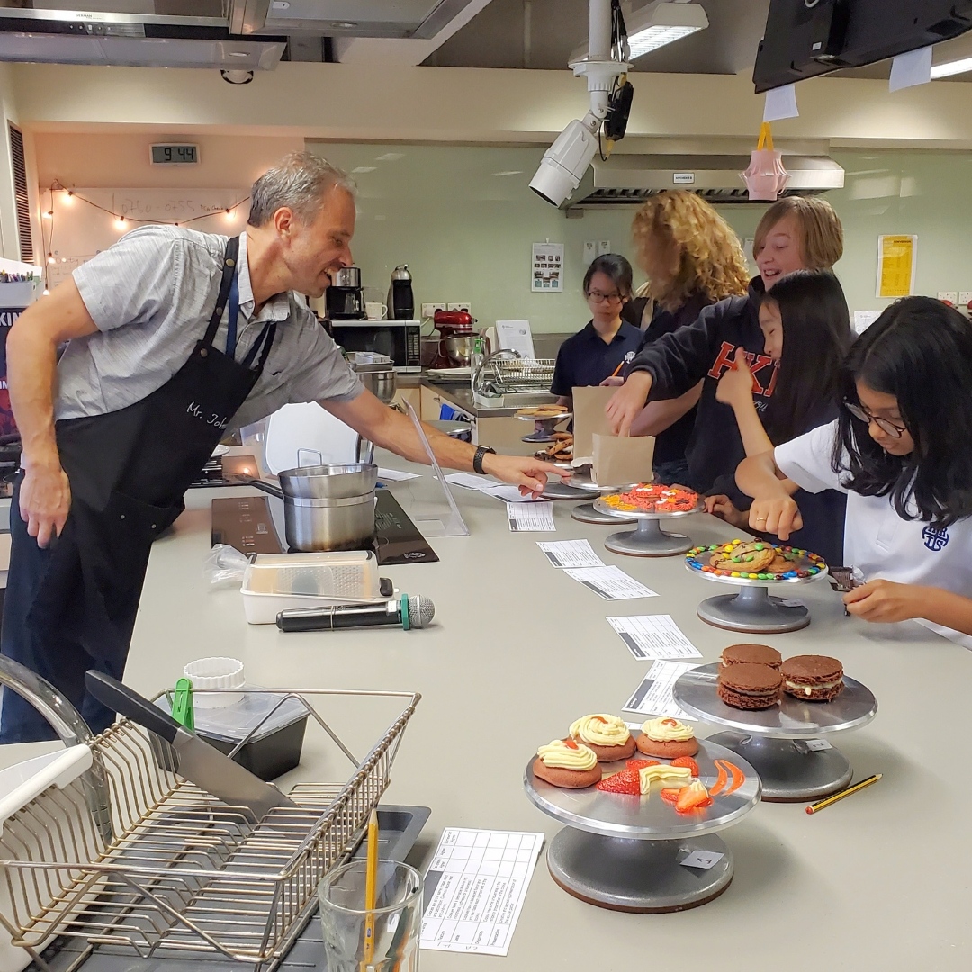 Hong Kong International School tweet media