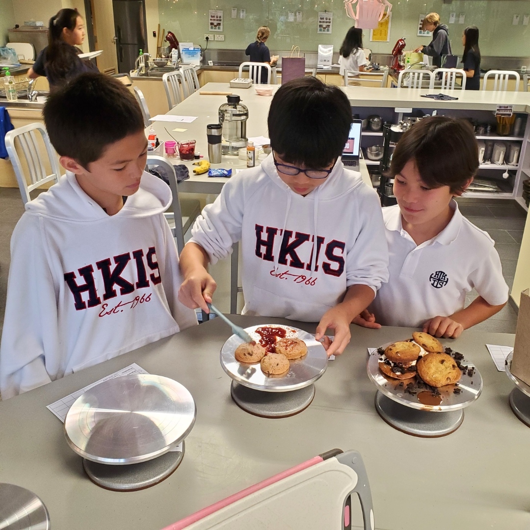 Utensils down, hands up! 👨🏾‍🍳 Our #MiddleSchool #masterchefs competed in a colossal #cookie bake-off in their #CulinaryArts class today. They had to create the best cookie that would impress the judges, 🍪 Who else wants to be a judge next time?! 🙋🏻‍♂️