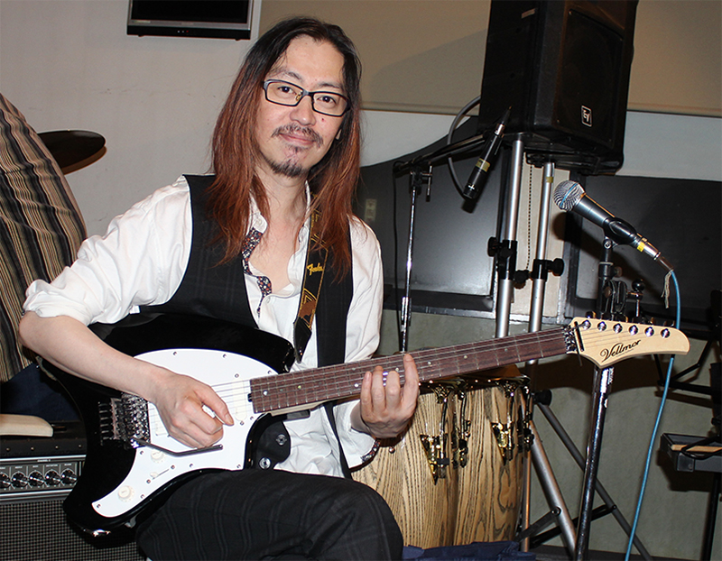 vellmorguitars's tweet photo. 大橋勇武さんが亡くなりました。
あまりにも突然な訃報に言葉もありません。
ギター製作やリペアを通じて２０数年のお付き合いをいただいておりました。
あの屈託のない笑顔が忘れられません。
心よりご冥福をお祈りいたします。 https://t.co/LNhza5iNHd