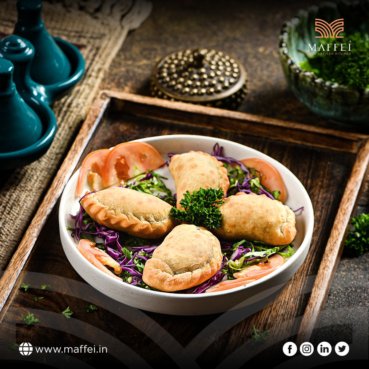 MaffeiKitchen's tweet photo. "Savor the Flavor of Authentic Lebanese Cuisine with Maffei Kitchen's Scrumptious Sambousek Lamhe!"
.
#MaffeiKitchen #banglore #falafal #hummus #maffeikitchen #dessertgoals #MoroccanFlavors #LebaneseCuisine #TasteOfMorocco #FlavorsOfLebanon #MoroccanFoodie #LebaneseFoodie https://t.co/nRFnDRLDNa