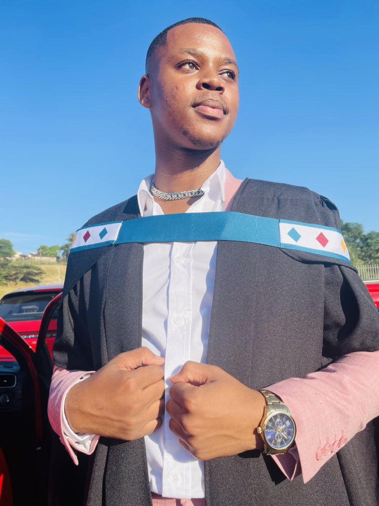 MUTCampus's tweet photo. It’s the third day of graduation for the Faculty of Management Sciences.

Let your dreams be bigger than your fears, your actions louder than your words, and your faith stronger than your feelings.

#MUTGrad #MUTGrad2023 https://t.co/PWAoxDeGHf