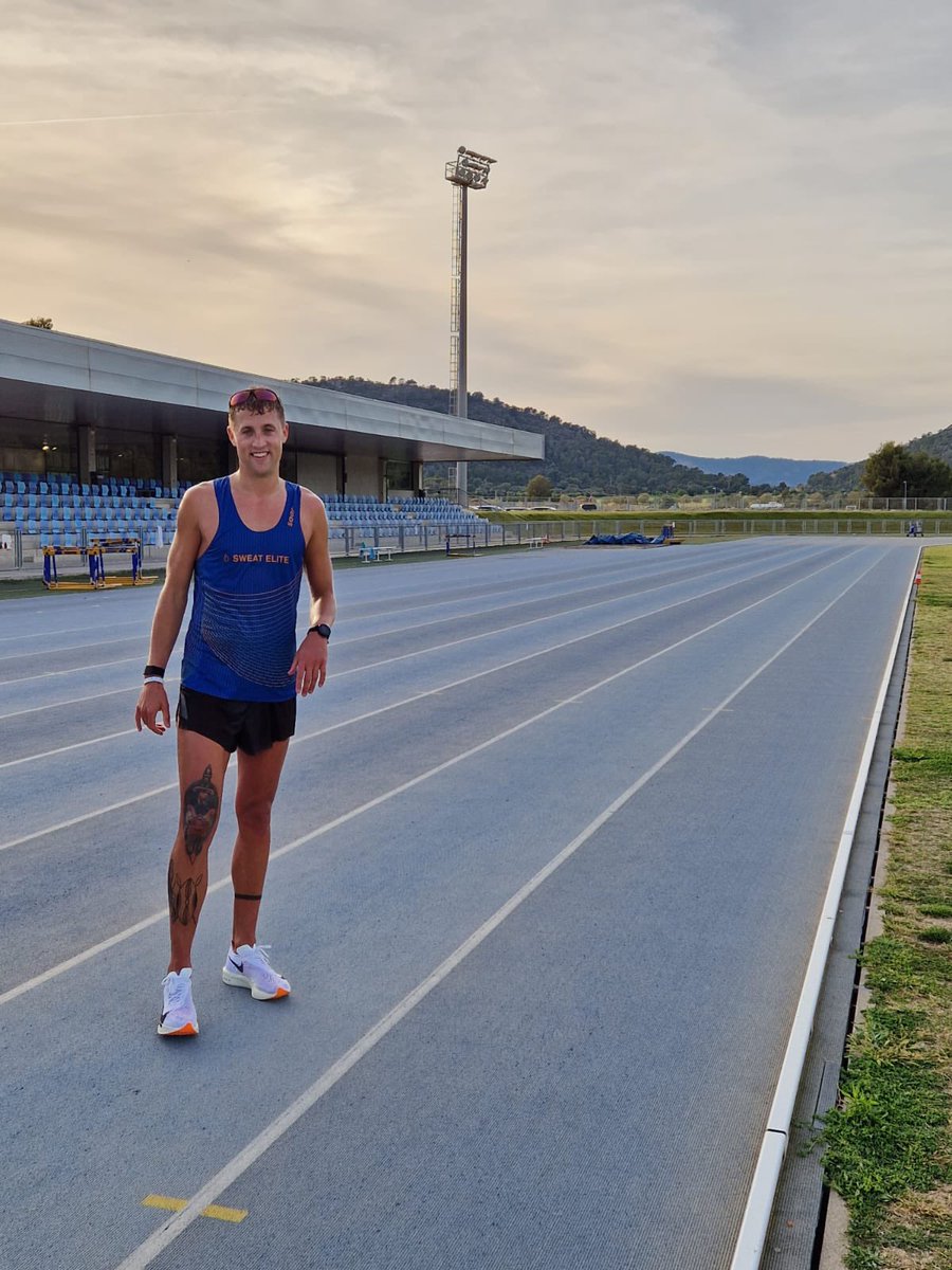 RLCRunners's tweet photo. LONDON MARA WEEK 

Cpl Jack Halsey aka Coach @4RegimentRLC 

A third @LondonMarathon looking to go for a PB

Pre Race Meal - Rice, broccoli, garlic and ginger 

Pre race Song - Clash London Calling 

#weruneasone @Comd12AIBde @UKArmyLogistics @ArmySportsLTRY @ArmySportASCB https://t.co/EHdw0OQoho
