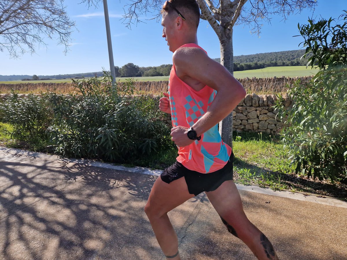 RLCRunners's tweet photo. LONDON MARA WEEK 

Cpl Jack Halsey aka Coach @4RegimentRLC 

A third @LondonMarathon looking to go for a PB

Pre Race Meal - Rice, broccoli, garlic and ginger 

Pre race Song - Clash London Calling 

#weruneasone @Comd12AIBde @UKArmyLogistics @ArmySportsLTRY @ArmySportASCB https://t.co/EHdw0OQoho