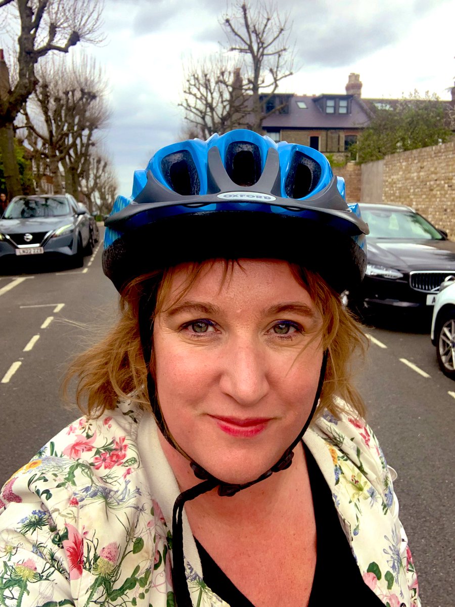 I’ve been looking into the terrible speeding and racing that goes on at Alexandra Palace and I’ve been really shocked at what I’ve found out. 

Especially given that Ally Pally is hosting the Cycle Show this weekend. Do please read. 

Thread 🧵 1/10