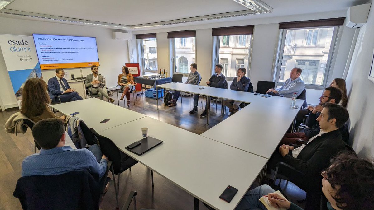 erreuvedos's tweet photo. We Celebrated #WorldInnovationDay in @ESADEAlumni #Brussels Chapter.
I had an Incredible opportunity to share ideas on how to preserve #InnovationMadeinEU with @AC_Europa and Iria Gala, mixing industry and government perspective.

Good to see alumni again! https://t.co/aBXnMkcxou