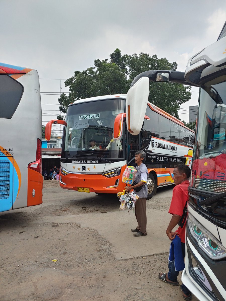 moelthree's tweet photo. Akhirnya mudik juga. Alhamdulillah dapat armada barunya @Rosalia_Ind hdd 574
#PesonaSingleGlass #PandanganLuas https://t.co/rNeEVp8J4A