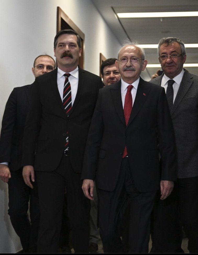“Eğer; hak haksızlıktan yüce, sevgi nefretten üstün, aydınlık karanlıktan güçlüyse. Çaresi yok usta biz kazanacağız!”

 #OyumSanaKılıçdaroğlu