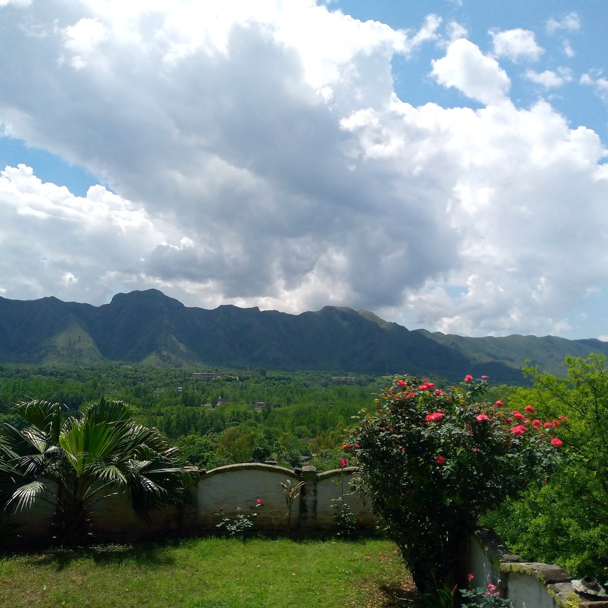 DrAamirkhan95's tweet photo. My all time fav weather View from Hujra
#BeautifulBuner https://t.co/onunVakNSf