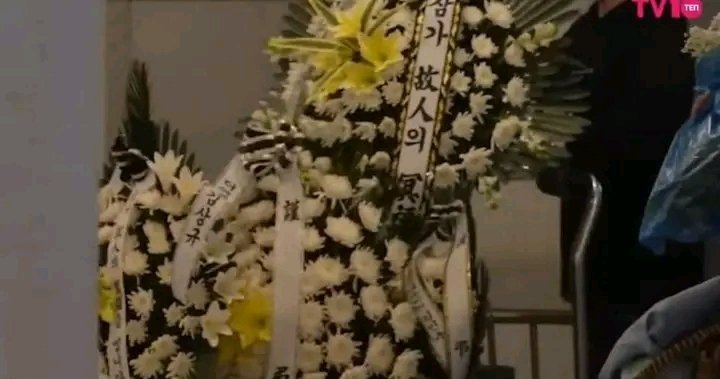 chua_rm's tweet photo. In another life, I would make you stay
so I don't have to say you were the one that got away...

The one that got away 🕊

#MoonBinWeLoveYou 
#RIPMoonbin 
#astromoonbin 
@ASTRO_Staff https://t.co/I1TYQqHWRY