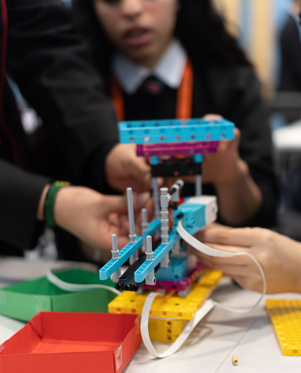 aveea_org's tweet photo. Now, maybe sorting coloured balls isn't the most pressing issue out there. But it's amazing what pupils can do when with just a kit of #LEGO and a challenge in front of them. 

Amazing job from the students @TCOLC_News @TCOLCScience

#LegoEducation #STEMEducation https://t.co/D7RGWzkEs2