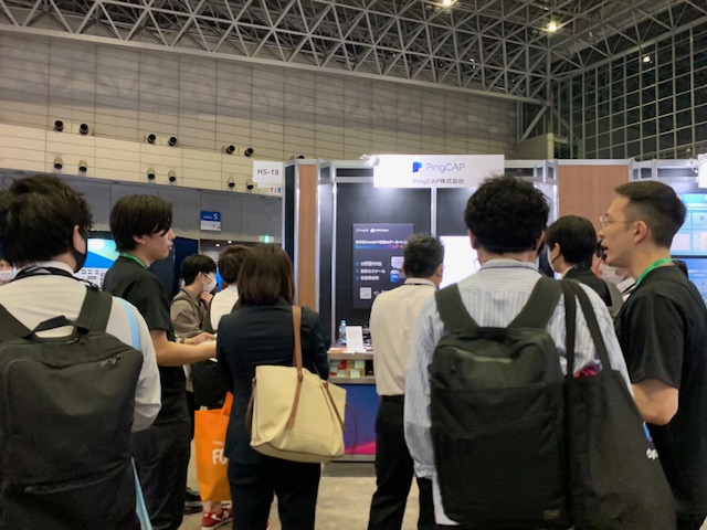 PingCAP_Japan's tweet image. 今日の幕張メッセはAWS Summitで賑わっています☀️写真は #PingCAP のブース前(ホール5-H5-18)、#TiDB や #Chat2Query に多くの関心を寄せていただいております! #AWS #AWSSummit2023 #ChatGPT
