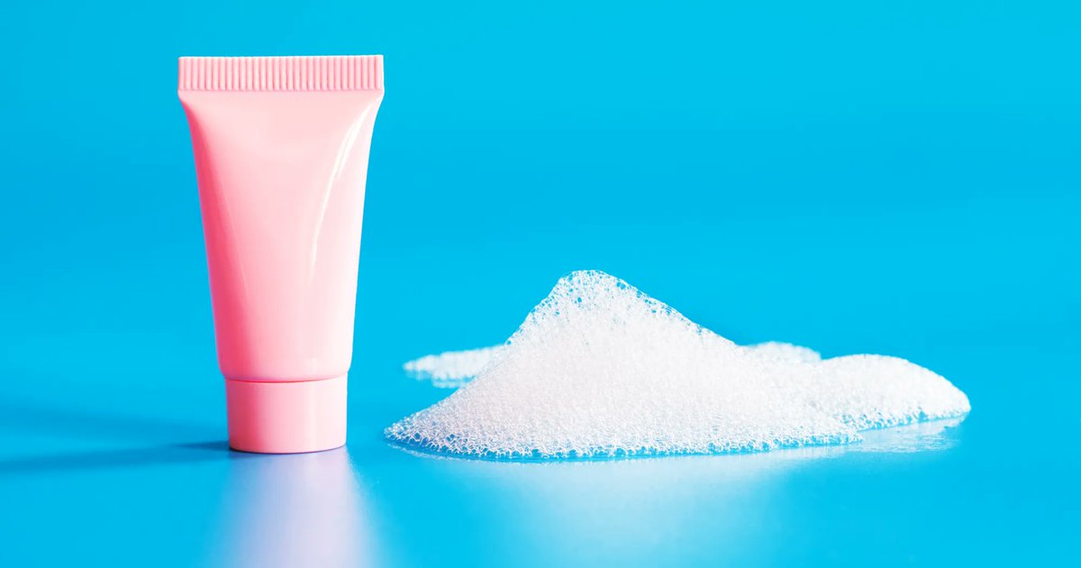 plasticsoupfoun's tweet photo. Did you know that a single tube of exfoliating face wash can contain over 300,000 plastic microbeads? That's enough to cover a tennis court! https://t.co/EAbv66E3dR #plasticfreeproducts #saynotoplastic #cosmetics #beatthemicrobead #plasticsoupfoundation https://t.co/u4Oj9sXMkA