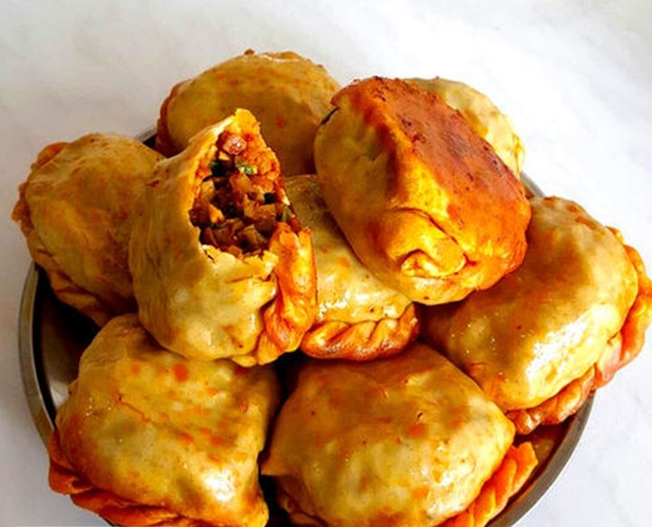 DiscoverGuizhou's tweet photo. #Weining Baba is a kind of special snack which has soft surface and crispy bottom, with a full filling and an appealing aroma.Obviously, a bowl of buckwheat rice is served with a plate of Weining Baba, which is nutritious and delicious.#Bijie https://t.co/YAmkxHMLHk