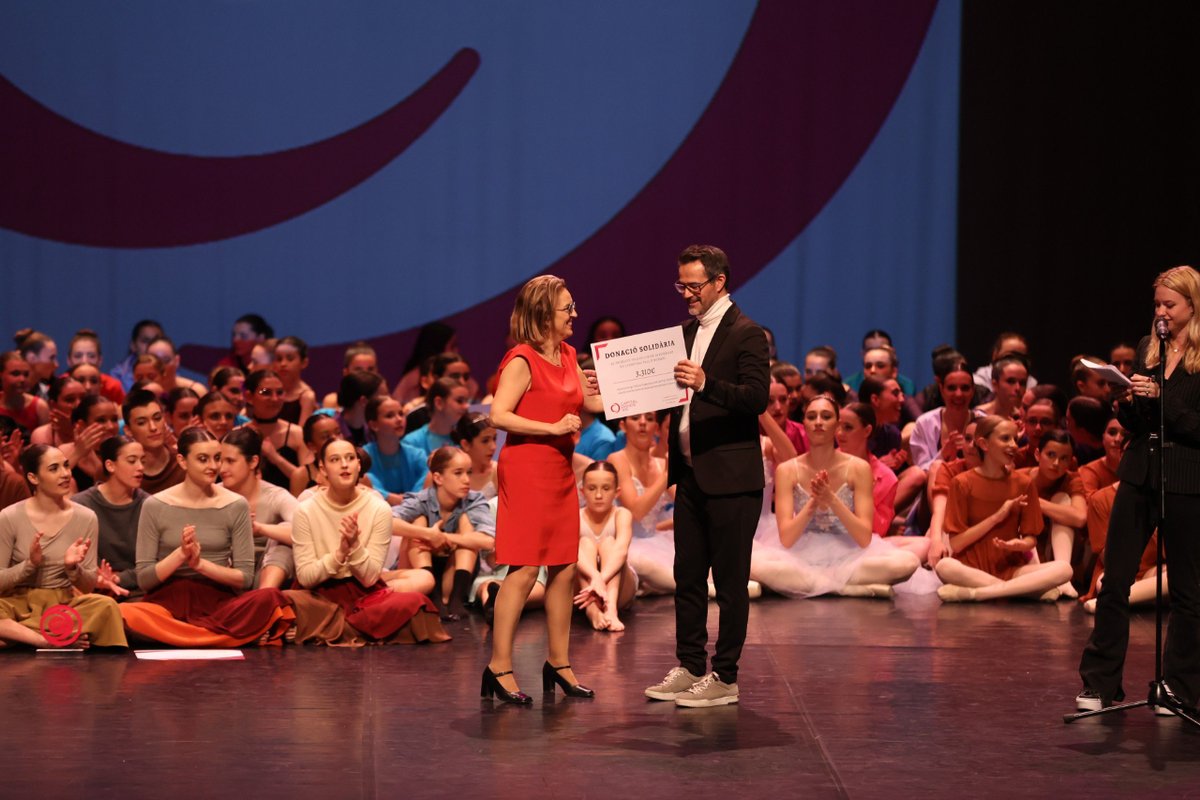 VHIR_'s tweet photo. Gràcies a la iniciativa Capital Dance - Vic es van recaptar 3.310€ en un concurs de dansa. Els fons es destinaran a la recerca en cardiologia pediàtrica de @vallhebron. Moltes gràcies pel vostre suport! https://t.co/PVv7SR5iTN