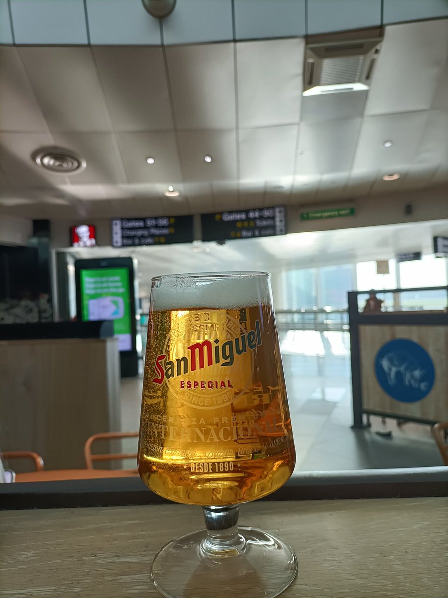 Habanosblue's tweet photo. Once again I find myself in a departure lounge. Adiós comrades #FlyAway #LaMancha #IBMT https://t.co/HHOPzzLW8s