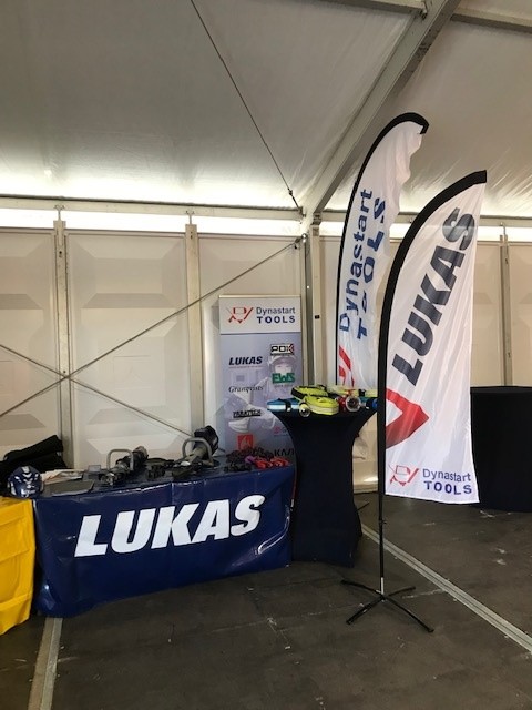 DynastartTools's tweet photo. Gisteren aanwezig geweest op de Fire Experience Day van @Defensie op vliegbasis Woensdrecht  Enkele producten uit ons leveringsprogramma laten zien en demonstraties gegeven van het SwanGard rescuevest samen met Swan Rescue. #FireExperienceDay #Brandweer https://t.co/ZUCb2iFzxj