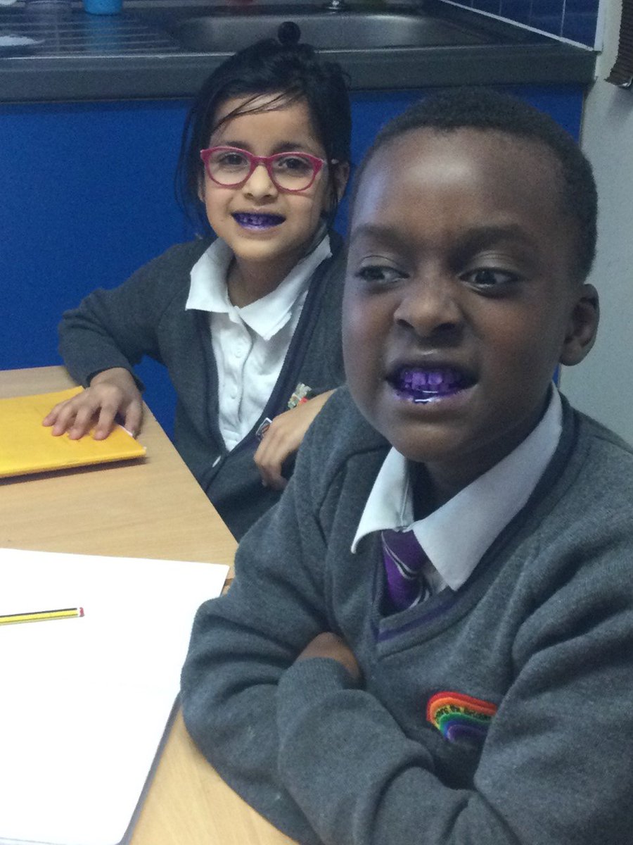 stanton_bridge's tweet photo. Today our year 4 students, learned valuable lessons about how to keep their teeth healthy and free of decay. We explored the importance of brushing and flossing regularly, as well as the types of foods that can lead to tooth decay. #Year4DentistryLesson #ToothDecayPrevention🦷 https://t.co/R6Agk4XgAC