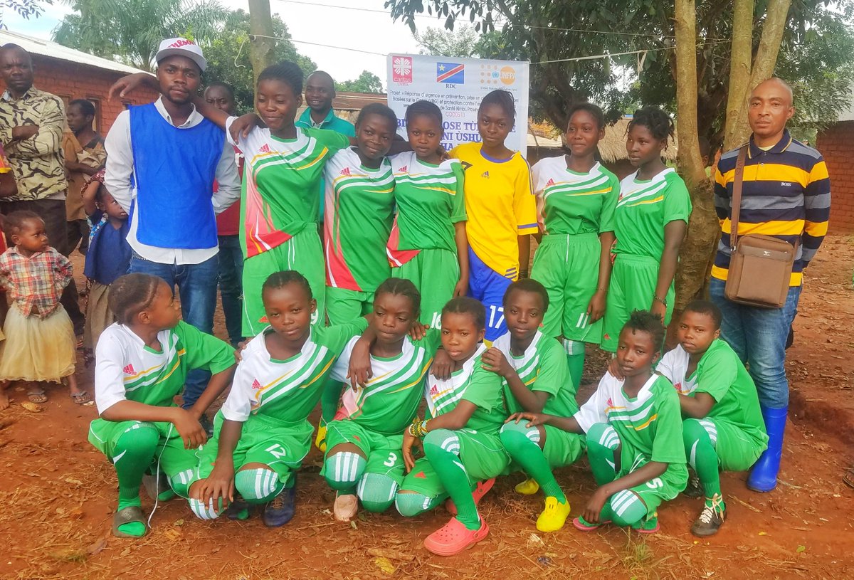 CaritasUvira's tweet photo. Dans le cadre du projet #SGBV financé par #UNFPA, 145 #femmes et jeunes #filles participent aux activités #ergothérapeutiques et #récréatives dans les espaces sûrs à #Ngalula et #Lubichako dans la Zone de #Santé de #Kimbi - #Lulenge en territoire de #Fizi. @UNFPARDC https://t.co/jZ2R4r5zLg