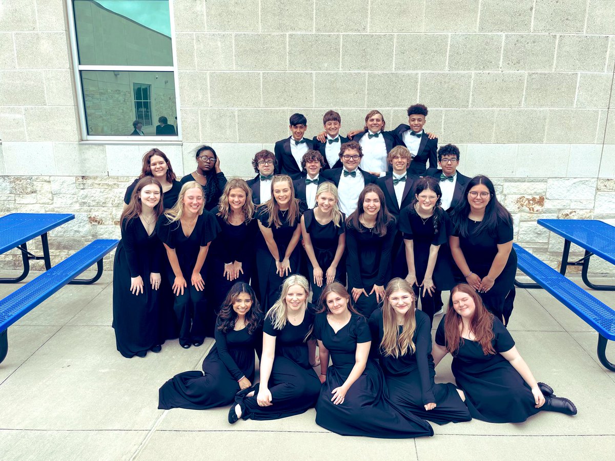 CantonHSChoir's tweet photo. Congratulation the all three UIL choirs and their excellent ratings! Three choir earned three sweepstakes! All the hard work paid off! Way to end your year strong Canton HS Choir! https://t.co/J1nM5mlnAU