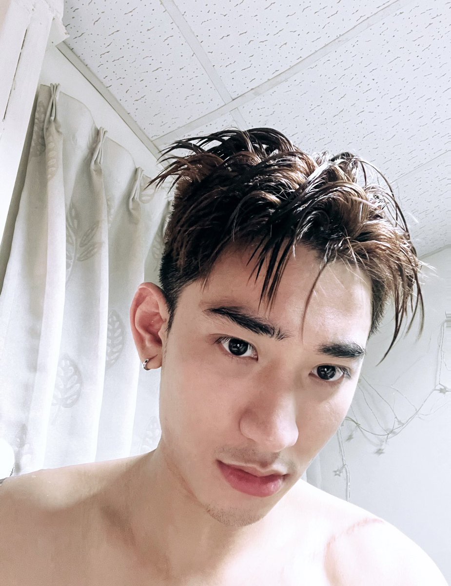 owenchillingboy's tweet photo. 有這樣的男朋友 你今晚幾點回家？ 
( 覺得好看幫轉推🥲🥲 https://t.co/TaqdTNuTTe