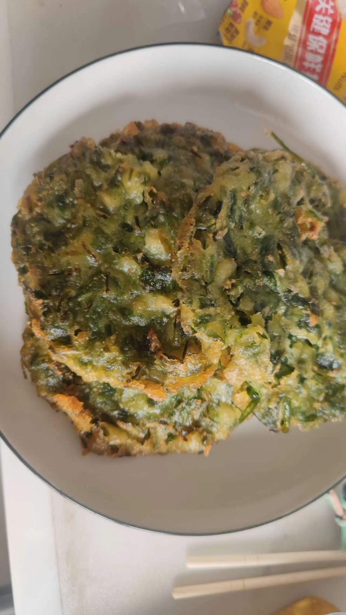 MTFdandan's tweet photo. 今天是炸物套餐捏，自己撒的海苔粉，虾片炸的超脆，做了好多吃不完送给有缘人 https://t.co/mcYY0BuJaU